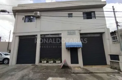 Prédio comercial à venda com 3 salas e 3 salões na região de interlagos.
