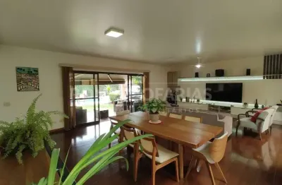 Casa a venda no bolsão de interlagos com 3 suites, 2 quartos