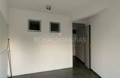 Sala comercial para locação com 40m² na região de interlagos.