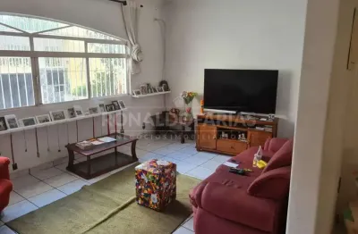 Casa a venda no bolsão de interlagos sobrado com 3  quartos grandes 6 vagas e varanda