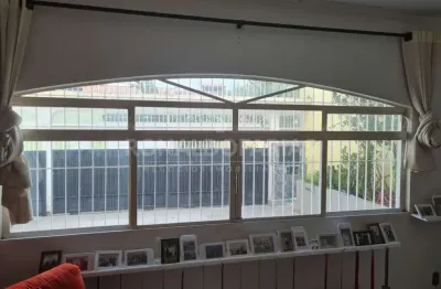 Casa a venda no bolsão de interlagos sobrado com 3  quartos grandes 6 vagas e varanda