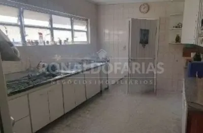 Sobrado a venda com 05 dormitórios na região de interlagos
