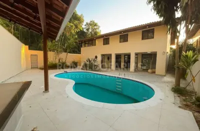 Sobrado 4 dormitórios 2 suítes 5 vagas com piscina à venda no bolsão