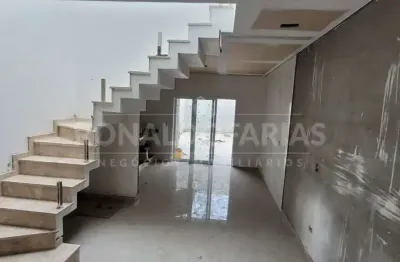 Sobrado a venda com 03 suítes na região do campo grande.