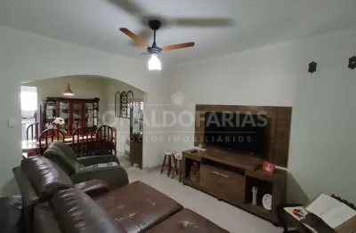 Sobrado a venda com 6 dormitórios, 250m² de  terreno em interlagos