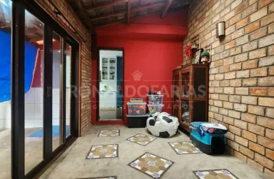 Casa à venda em veleiros com 2 dormitórios suíte e 2 vagas de garagem