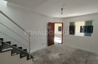 Sobrado a venda em condominio fechado com 02 suites na regiao de interlagos.