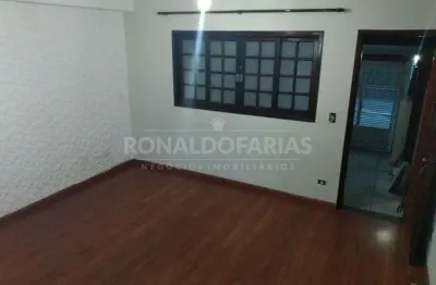 Sobrado  a  venda  sendo  2 quartos   , sala ampla , 1 vaga e garagem.