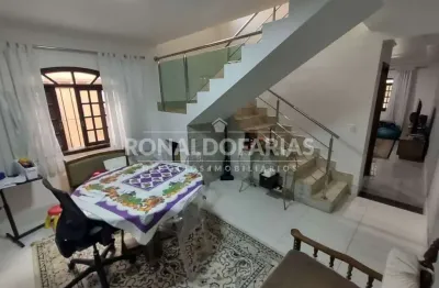 Casa a venda no bairro de interlagos com 3 dormitórios 1 suíte 3 vagas de garagem