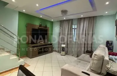 Casa à venda em jardim régis com 3 dormitórios 2 suítes e 2 vagas