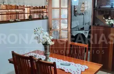 Casa à venda com 4 dormitórios 2 suítes e 4 vagas em interlagos