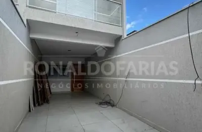 Sobrado à venda com 3 dormitórios 1 suíte e 2 vagas na região de interlagos