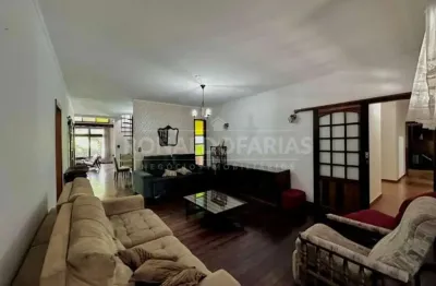 Casa a venda no bolsão de interlagos com piscina 4 dormitórios 2 suítes e 6 vagas de garagem