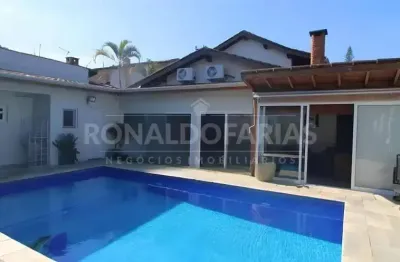 Casa à venda em interlagos área nobre 3 dormitórios 1 suíte e 4 vagas de garagem