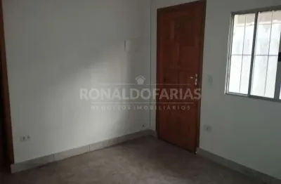 Casa terrea para locação sendo 2 quartos , 1 sala , 1banheiro ,1 vaga.