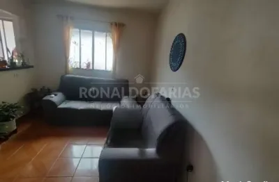Casa terrea com 210 m² de terreno na regiao de interlagos