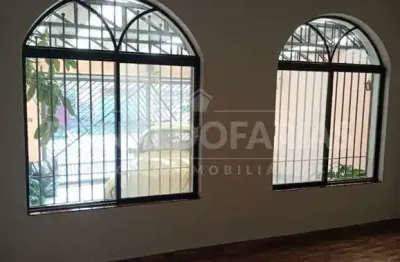 Casa terrea a venda com 02 dormitorios sendo 01 suite na regiao de veleiros
