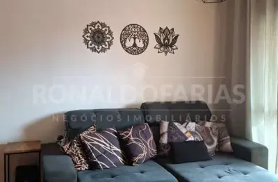 Apartamento a venda de 2 dormitórios com 54 mts com vaga na garagem em bom condominio