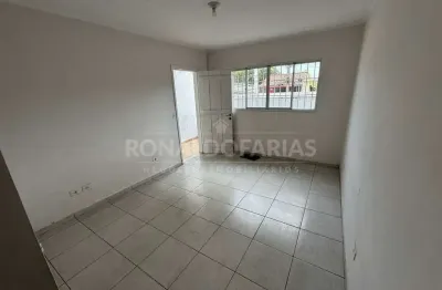 Casa a venda na região da cidade dutra, suite, quarto 2 vagas na garagem