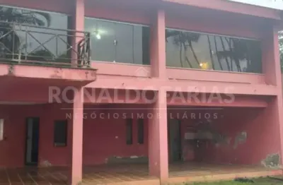 Sobrado a venda com terreno de 960 m de terreno local bem localizado .