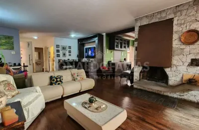 Casa à venda ou locação em interlagos 3 dormitórios 1 suíte e 4 vagas de garagem