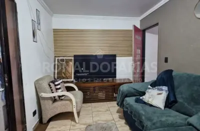 Casa à venda em interlagos com 3 dormitórios 1 suíte e 2 vagas de garagem