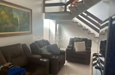 Sobrado para locação 4 dormitórios sendo 2 suítes 220 m² de área útil região campo grande