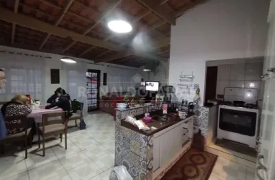 Sobrado 8 dormitórios 2 suítes, 3 vagas sendo dividido em 4 pisos