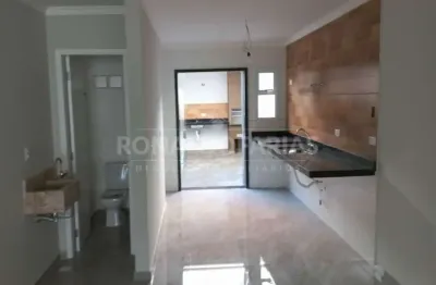 Sobrado com 03 dormitórios sendo 01 suíte na cidade ademar