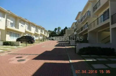 Sobrado em condomínio fechado a venda com 04 suítes em interlagos