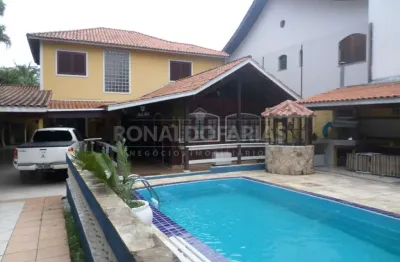 Casa à venda no bairro de interlagos bolsão com 3 dormitórios suítes e 6 vagas de garagem