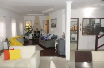 Casa à venda no bairro de interlagos bolsão com 3 dormitórios suítes e 6 vagas de garagem