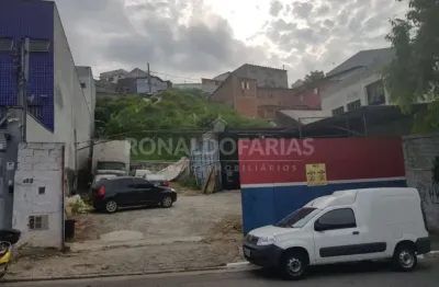 Terreno à venda com 865,00m na região de interlagos.