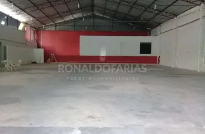 Galpão à venda com 1.000,00m na região de interlagos.