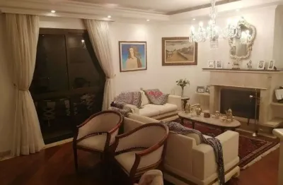 Apartamento à venda com 3 suítes e 4 vagas na região do morumbi.
