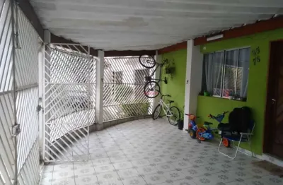 Casa térre à venda com 3 dormitórios e 1 suíte na região de interlagos.