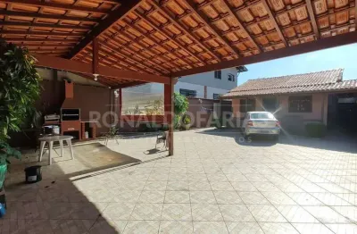 Casa à venda  ou locação em veleiros com 3 dormitórios 1 suíte e 5 vagas de garagem