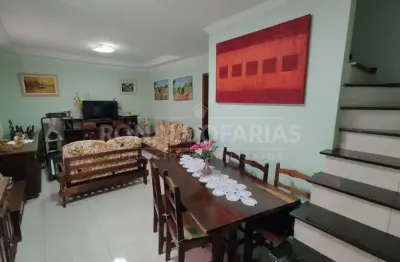 Sobrado à venda com 3 dormitórios e 1 suíte na região de interlagos.