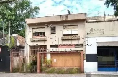 Casa com 5 quartos à venda na rua santa cecília, 1738, santa cecília, porto alegre por r$ 900.000