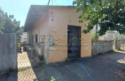 Casa com 6 quartos à venda na rua teixeira de freitas, 219, santo antônio, porto alegre por r$ 330.000