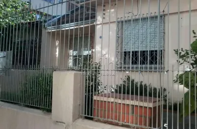 Casa com 3 quartos à venda na rua doutor oscar bittencourt, 117, menino deus, porto alegre por r$ 692.000