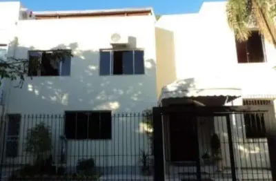 Casa com 3 quartos à venda na rua visconde do rio branco, 390, floresta, porto alegre por r$ 1.350.000