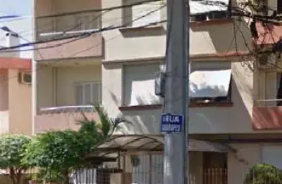 Apartamento com 2 quartos à venda na rua guararapes, 95, petrópolis, porto alegre por r$ 320.000