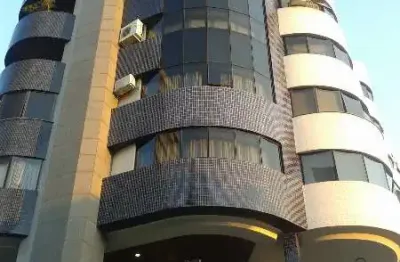 Apartamento com 3 quartos à venda na rua castro alves, 1205, moinhos de vento, porto alegre por r$ 904.000