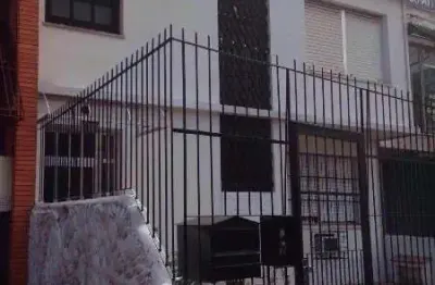 Apartamento com 2 quartos à venda na rua miguel tostes, 435, rio branco, porto alegre por r$ 318.000