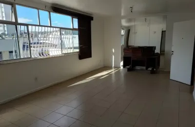 Apto. 04 quartos 150m2 àrea privativa - segunda quadra - icarai