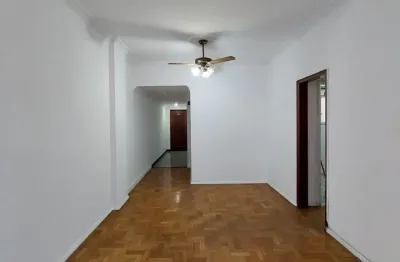Otimo custo beneficio - r$600k - apto. amplo, 03 dormitórios - garagem - proximo praia.