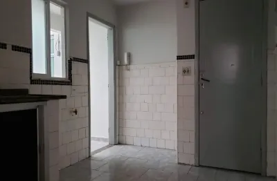 Amplo apartamento 2 quartos, garagem, proximo do supermercado mundial