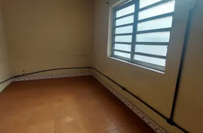 Vendo amplo apartamento no centro de são gonçalo na rua dr. feliciano sodré, r$ 115mil.