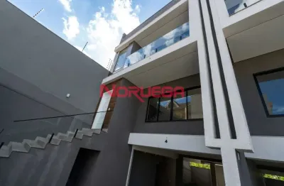 Sobrado à venda no bairro tíngui em curiitba com 4 dormitarios, suíte, banheiro e garagem